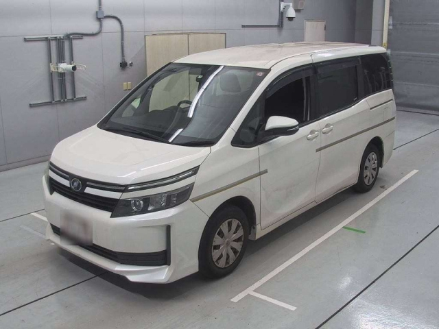 TOYOTA VOXY X C Package 8 Seater